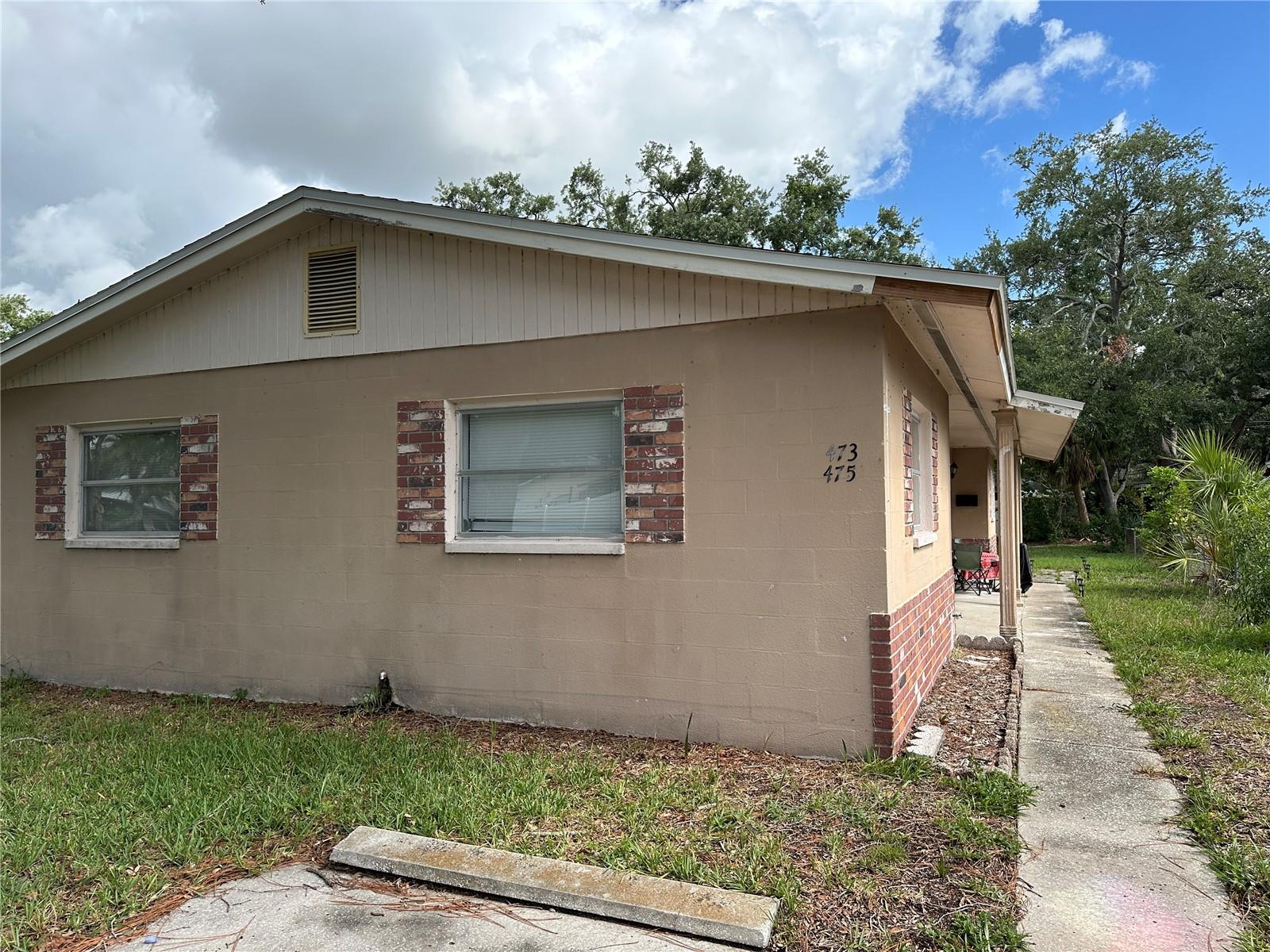 473 93RD AVE N - Photo 1