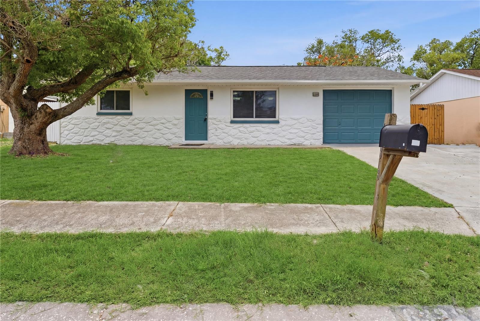 6338 ABERDEEN AVE - Photo 1