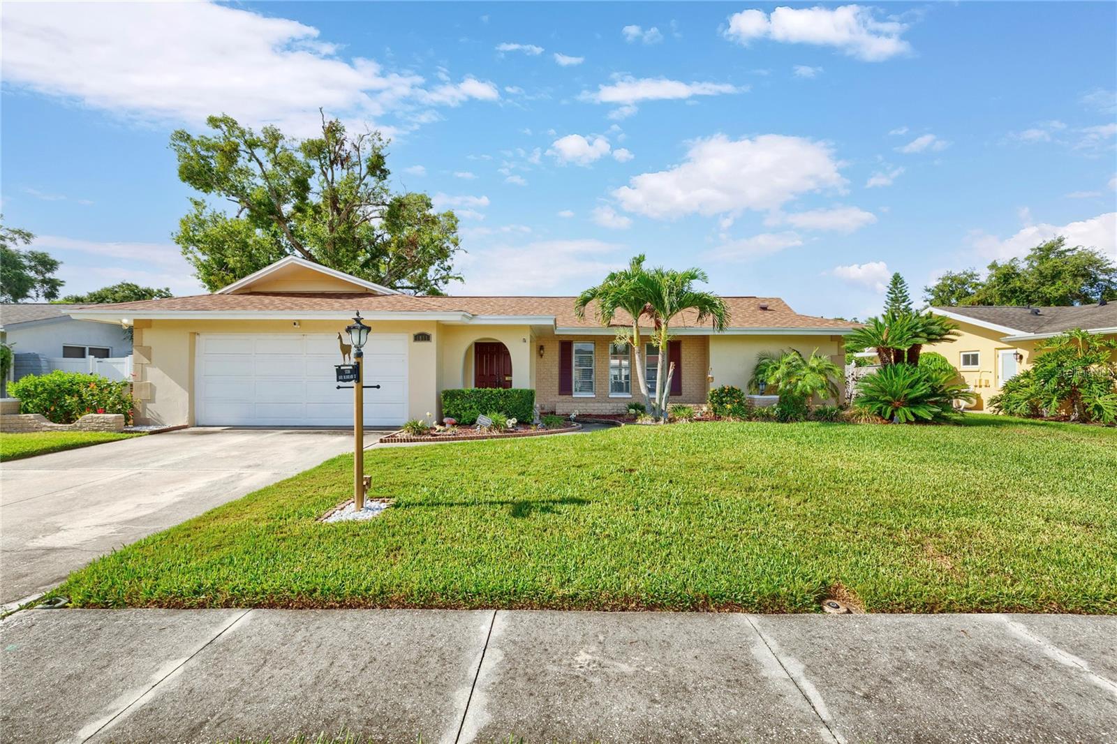 1081 MCFARLAND ST - Photo 1