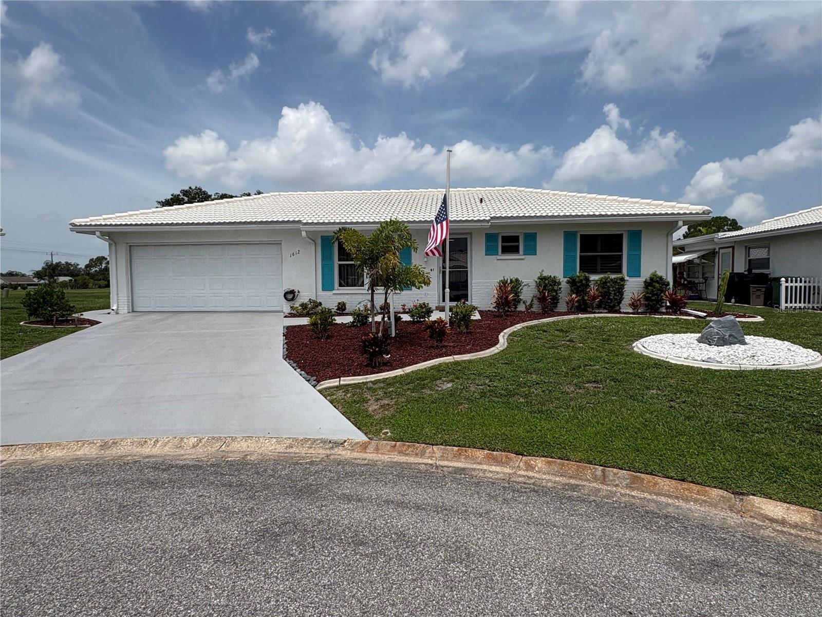 1612 S ELMWOOD DR - Photo 1