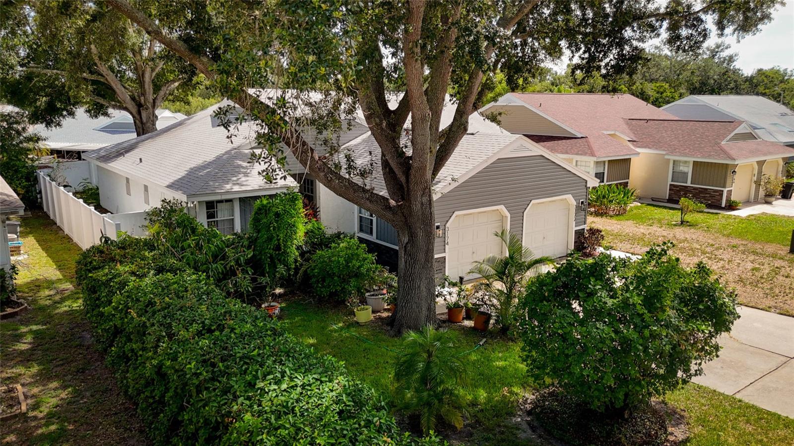 3174 PHLOX DR - Photo 1