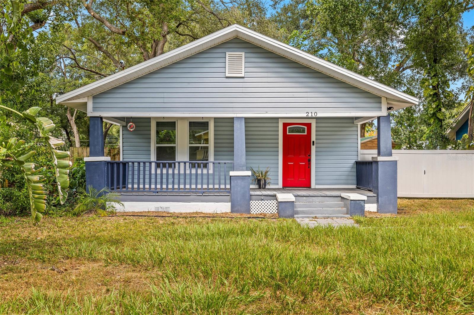 210 E CLUSTER AVE - Photo 1