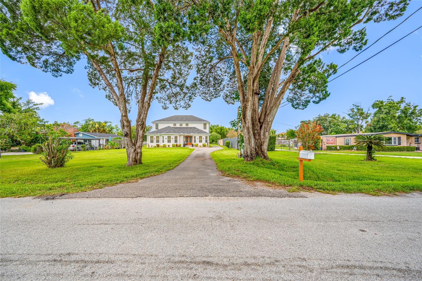 13030 DELWOOD RD - Photo 1