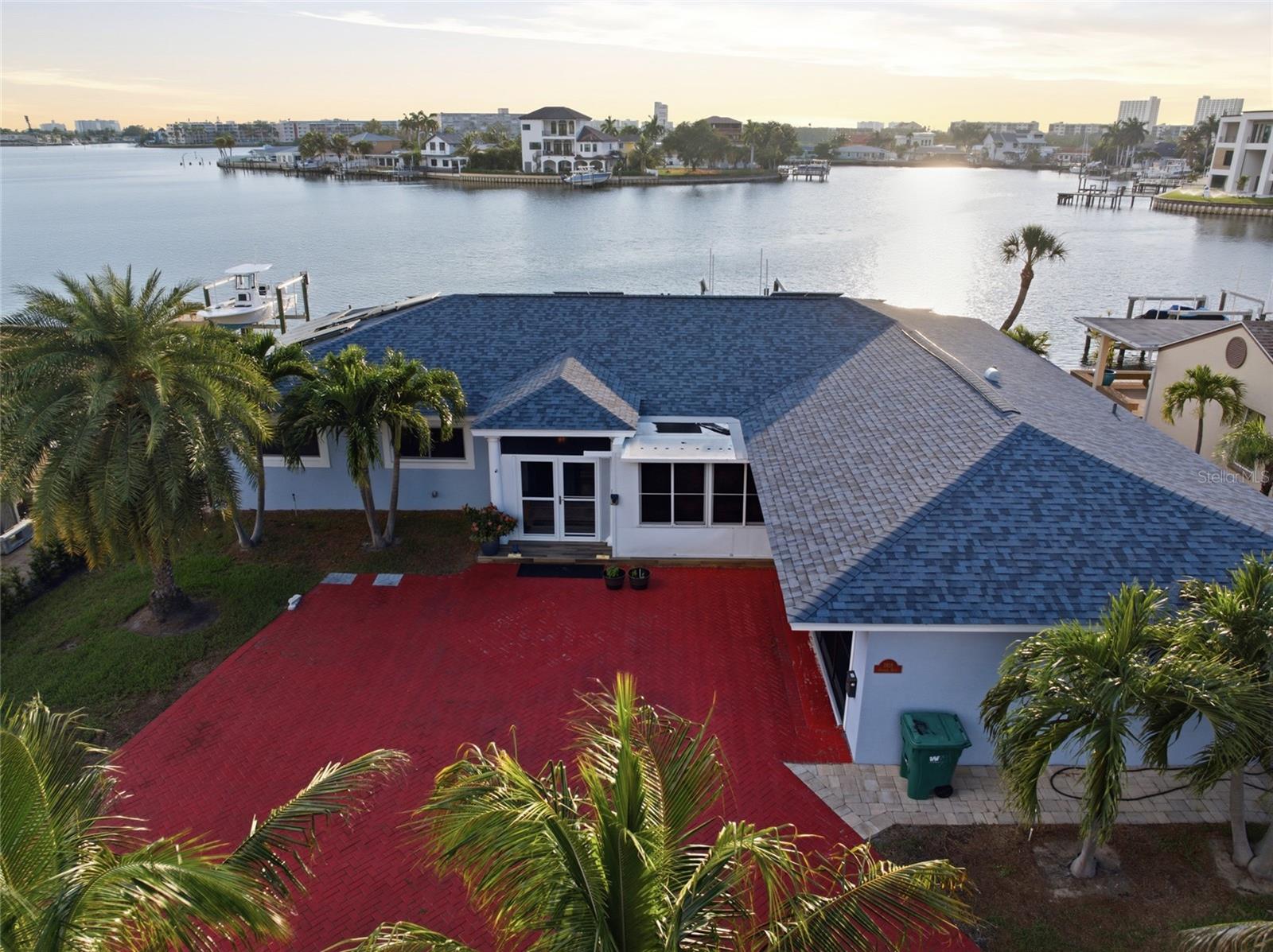 1818 DOLPHIN BLVD S - Photo 1