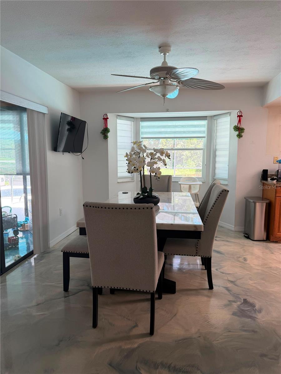 325 GULFPORT LN - Photo 1