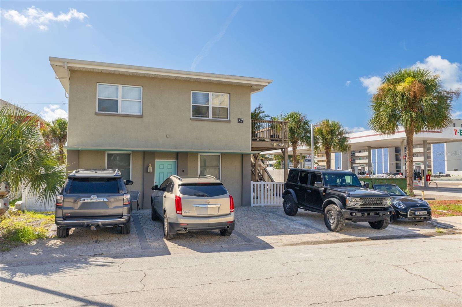 37 144TH AVE - Photo 1