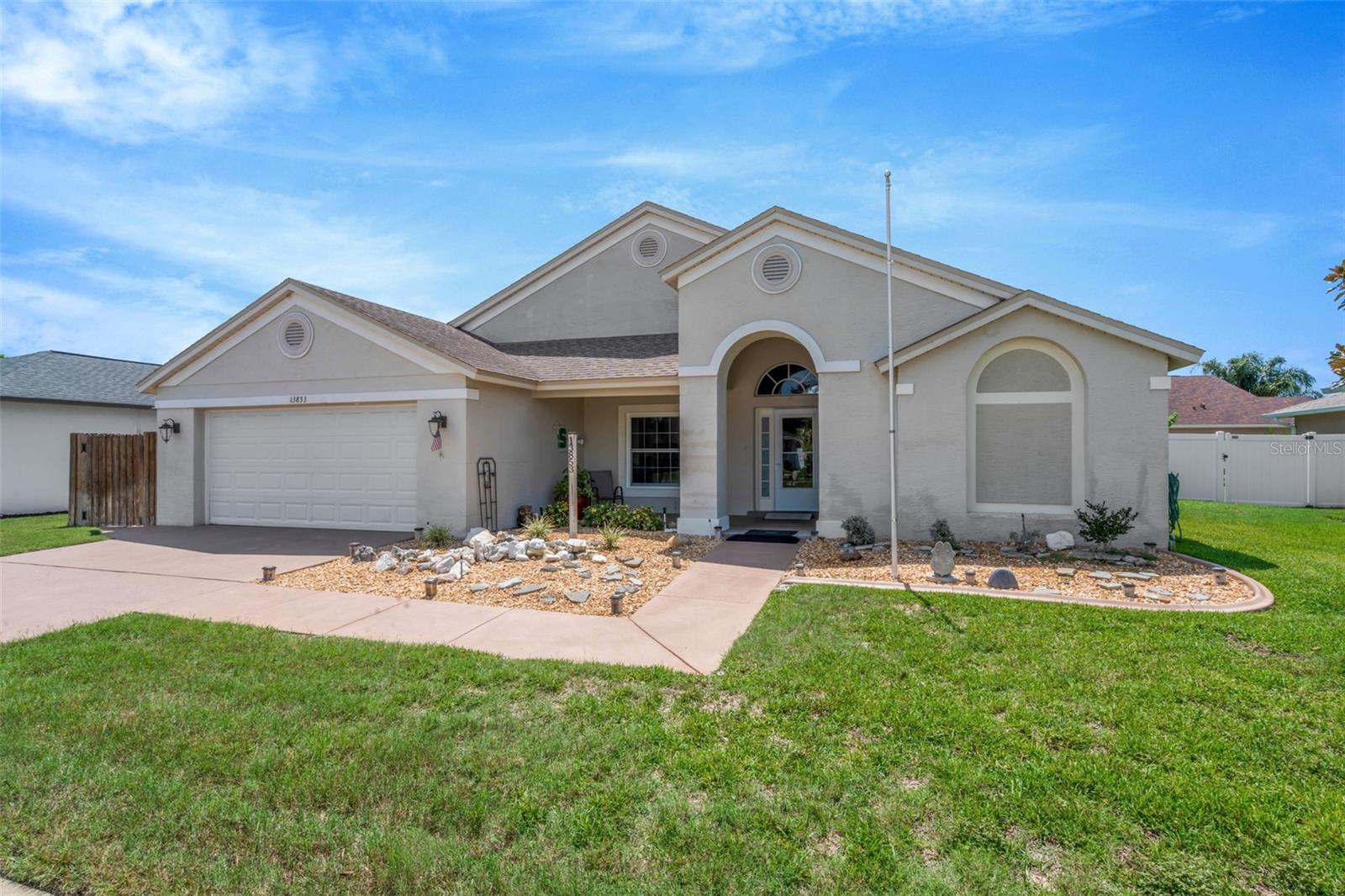 13853 PIMBERTON DR - Photo 1