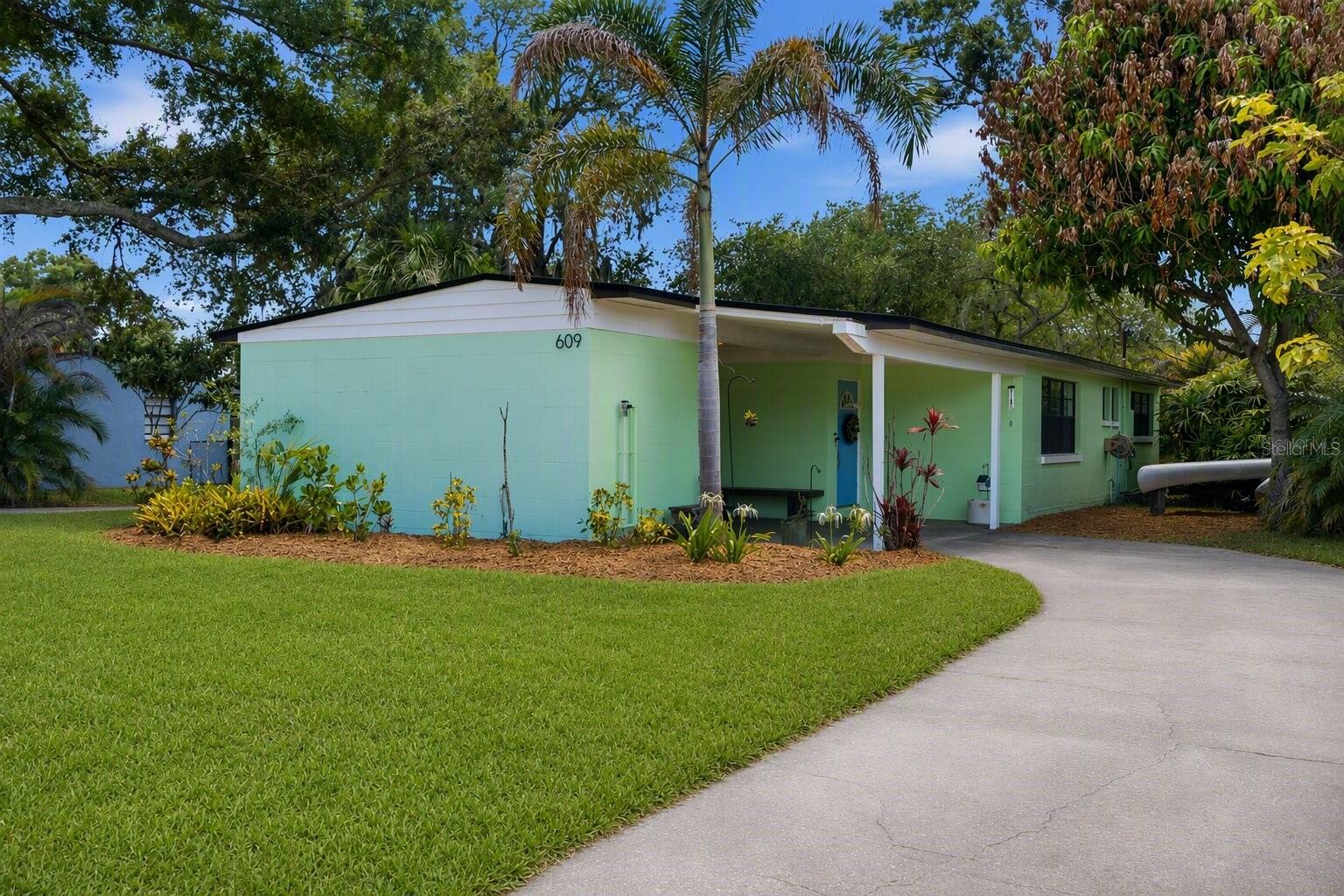 609 W RIVER DR - Photo 1