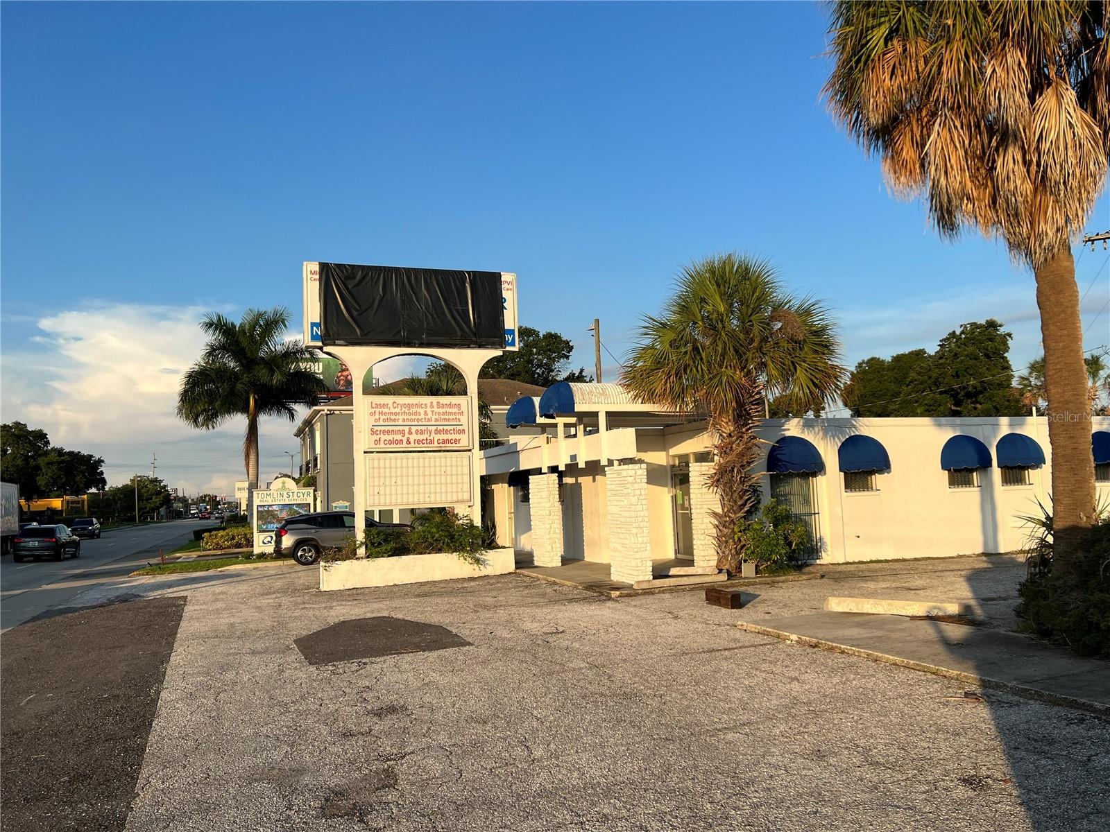 3901 HENDERSON BLVD - Photo 1