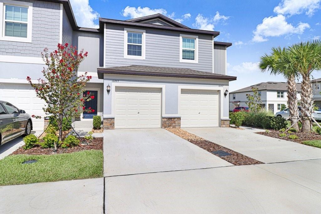 10263 TRUMPET HONETSUCKLE WAY - Photo 1