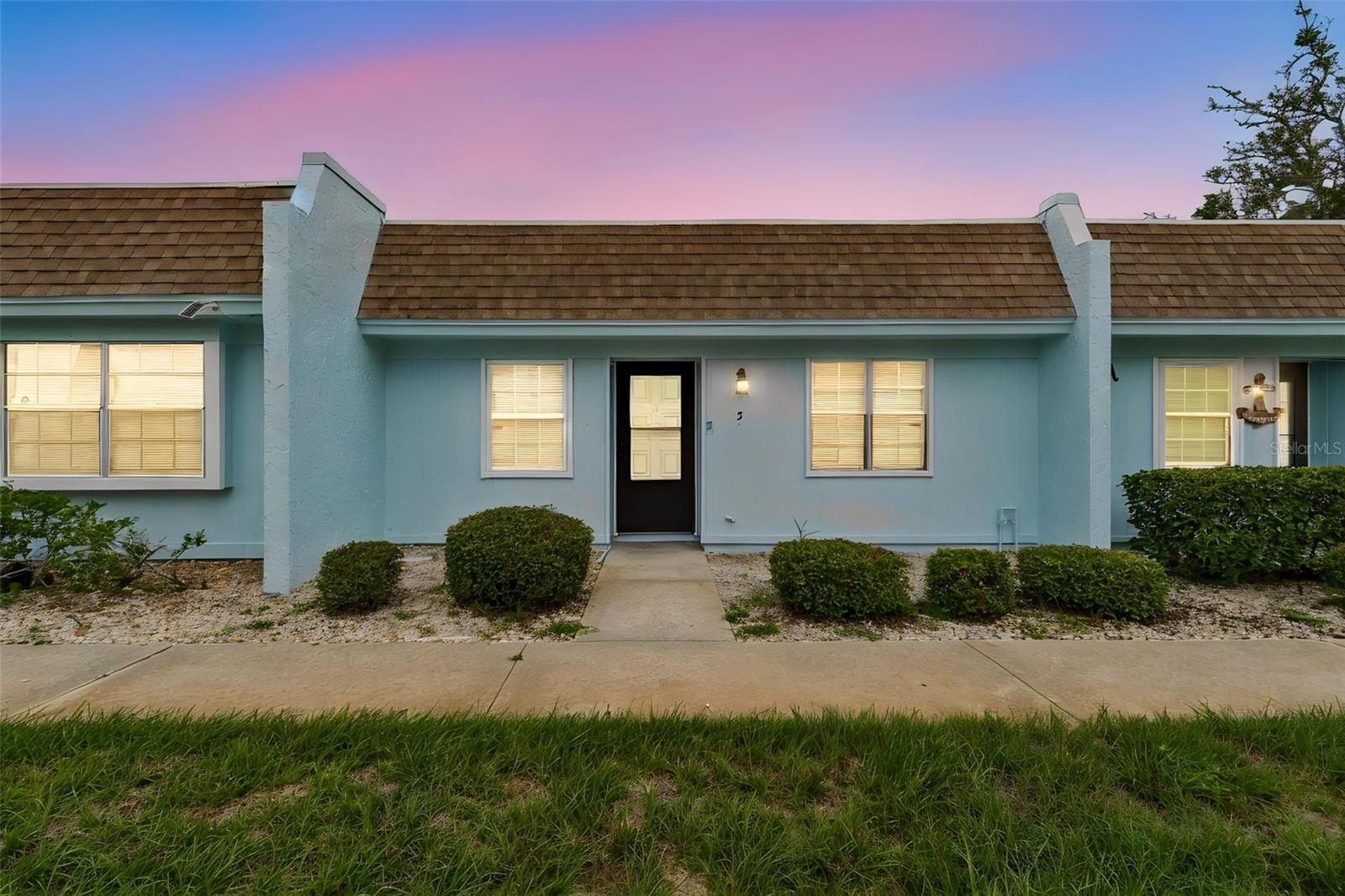 11110 CARRIAGE HILL DR #5 - Photo 1