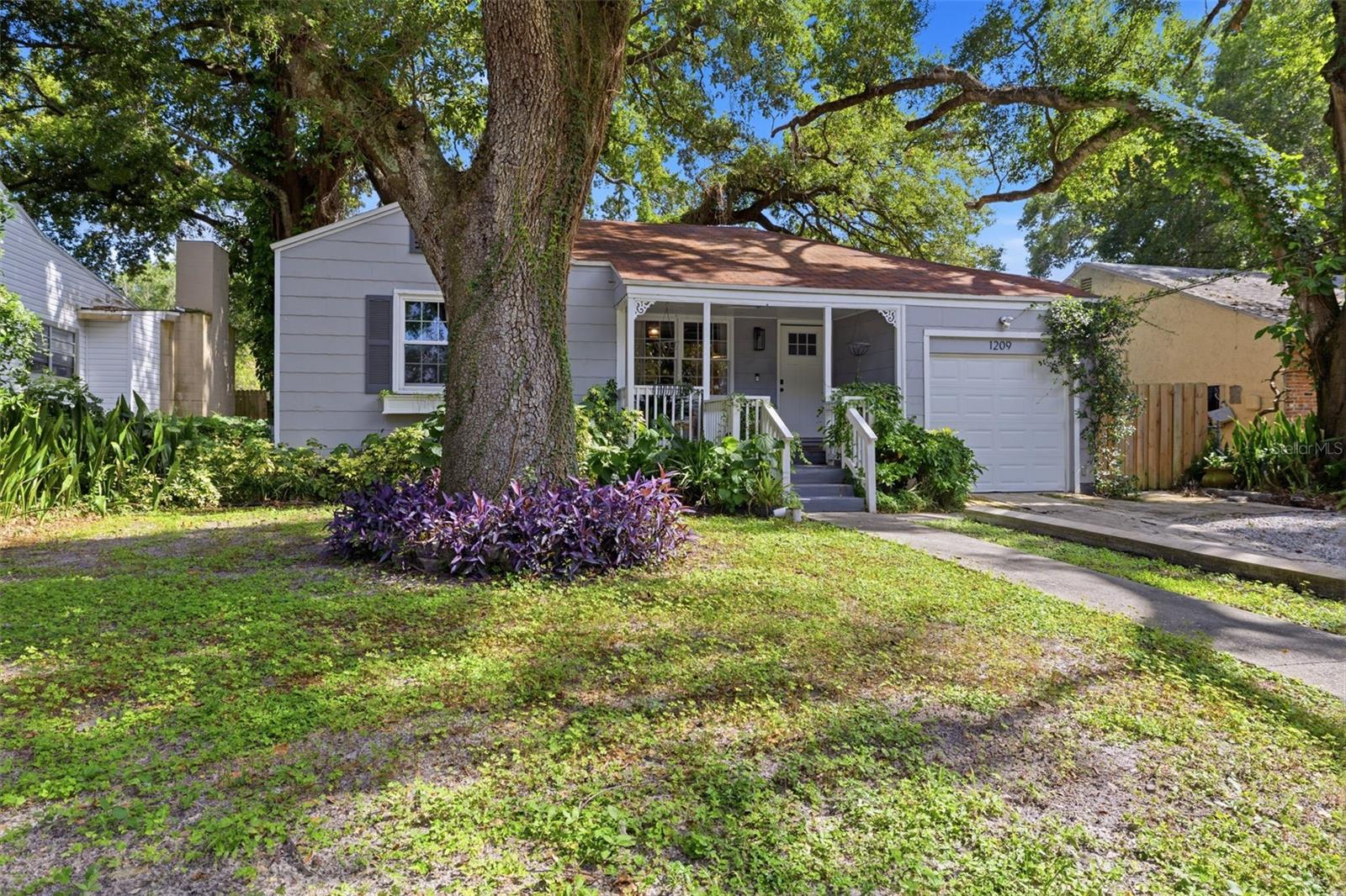 1209 E CRENSHAW ST - Photo 1