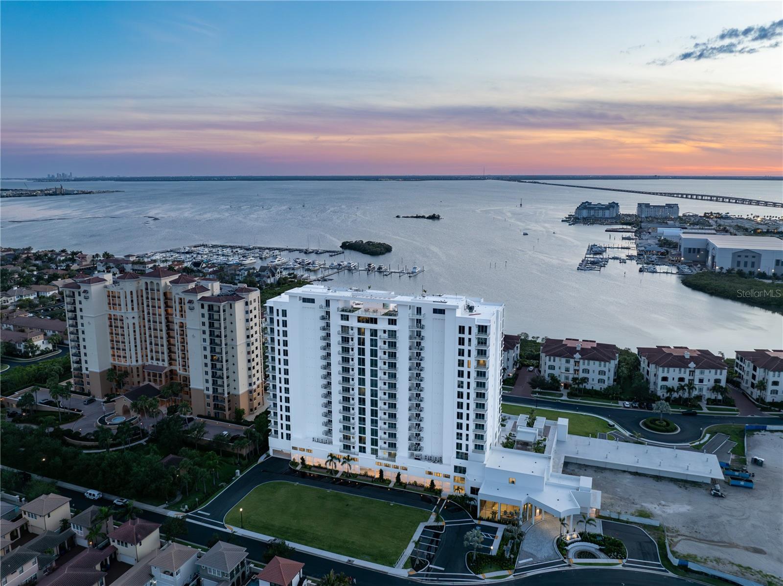 5713 BOWEN DANIEL DR #402 - Photo 1