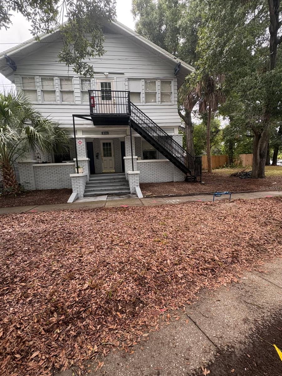 626 HIGHLAND ST N - Photo 1