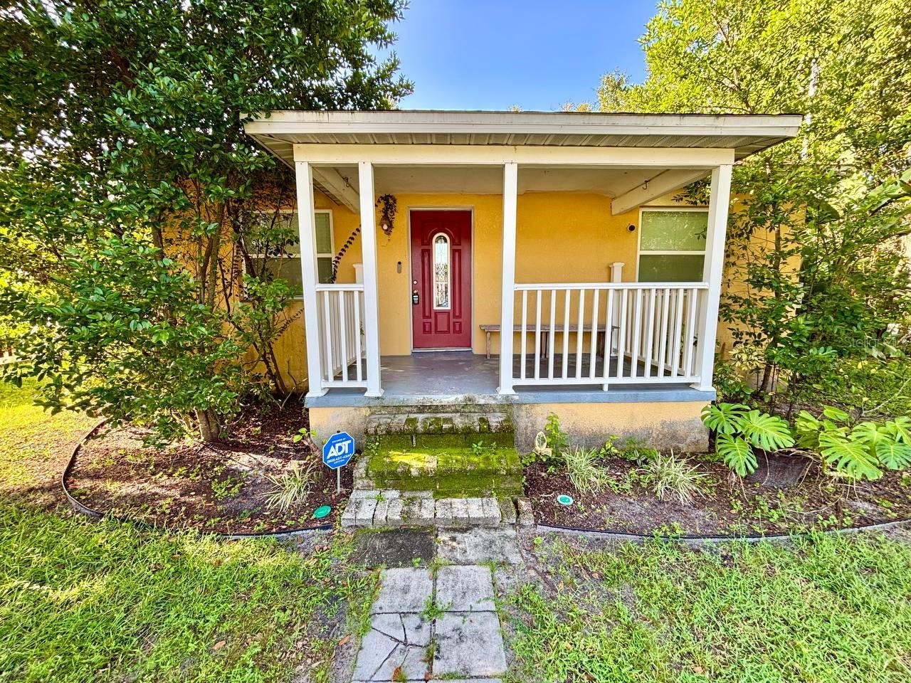 1219 E FRIERSON AVE - Photo 1