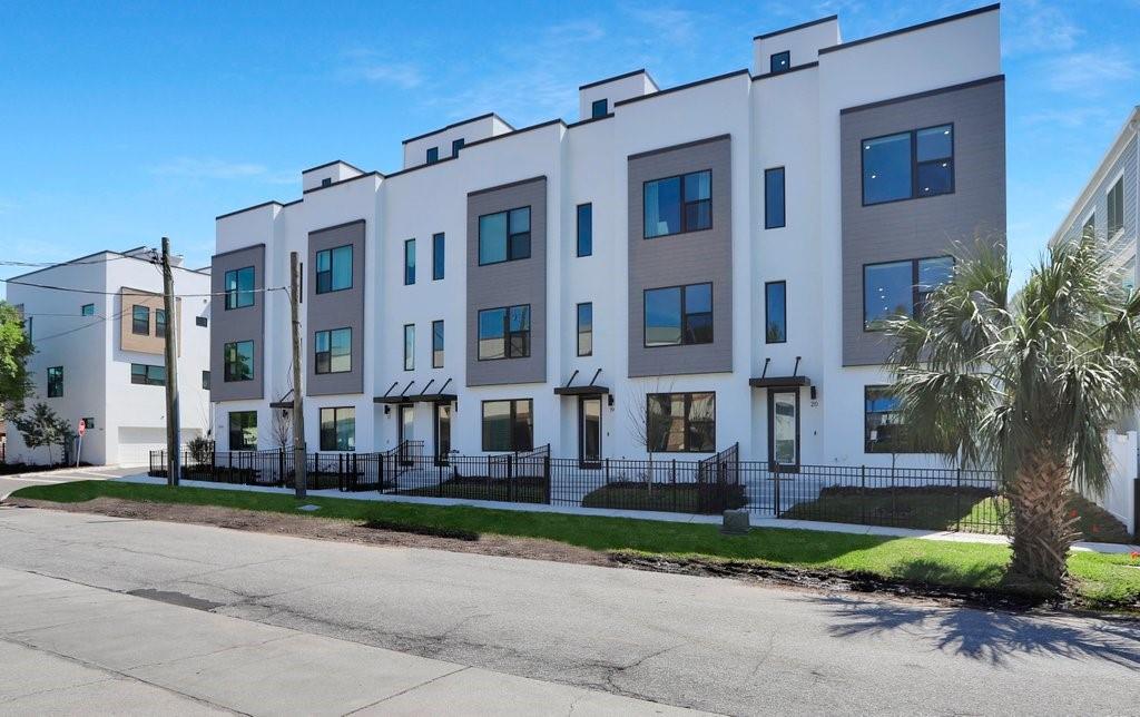 2506 W CLEVELAND ST #20 - Photo 1