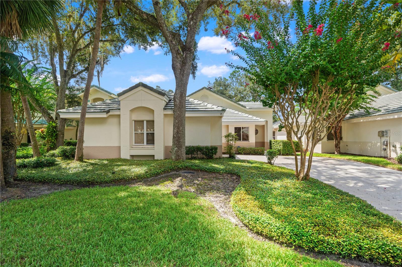 6005 FAIRWAY PALMS CT - Photo 1