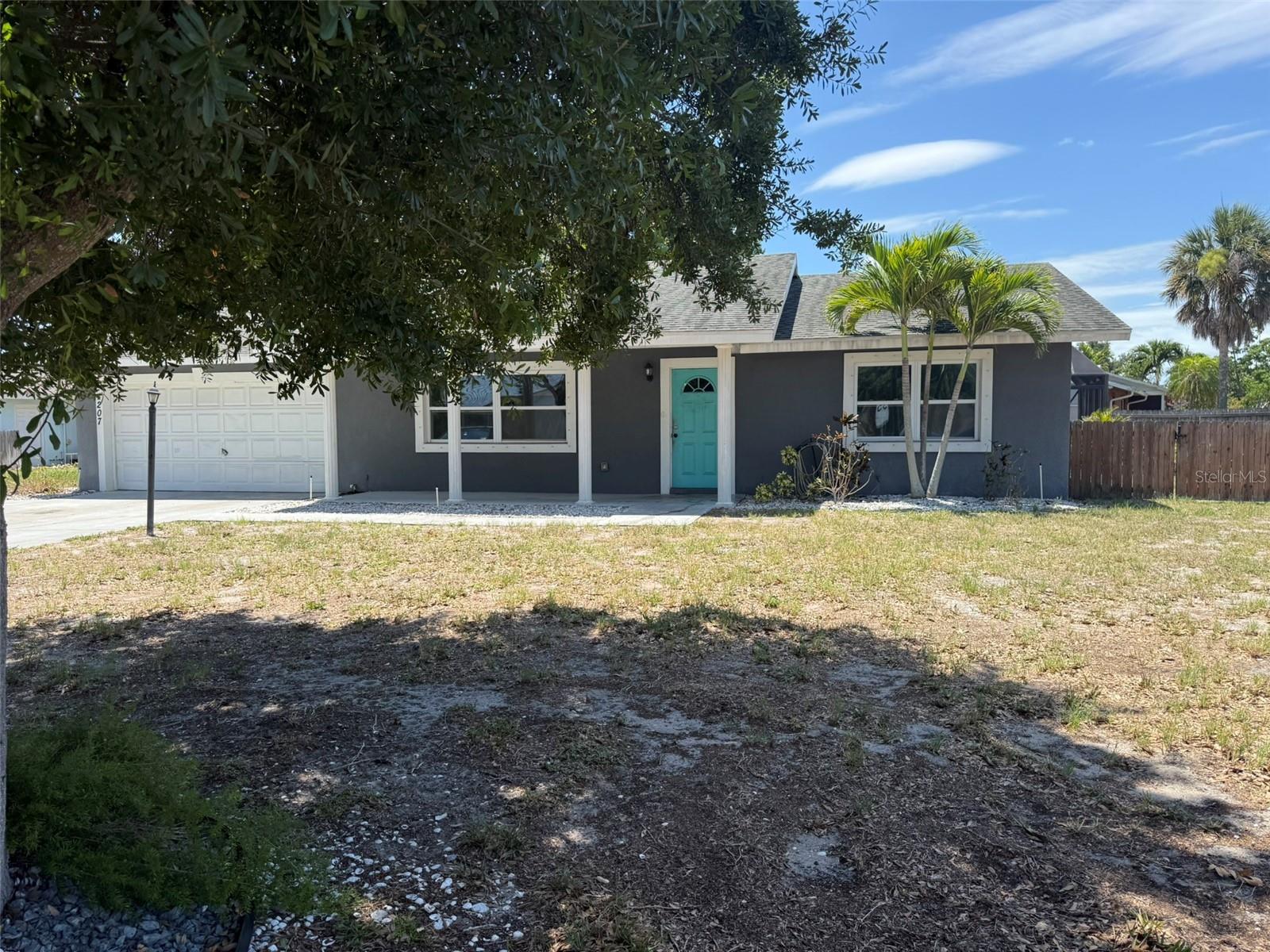 4207 21 ST AVE W - Photo 1