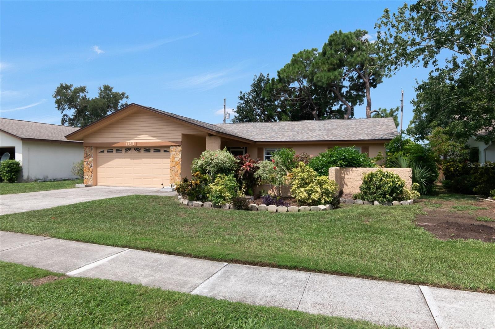 1150 BROOK DR W - Photo 1