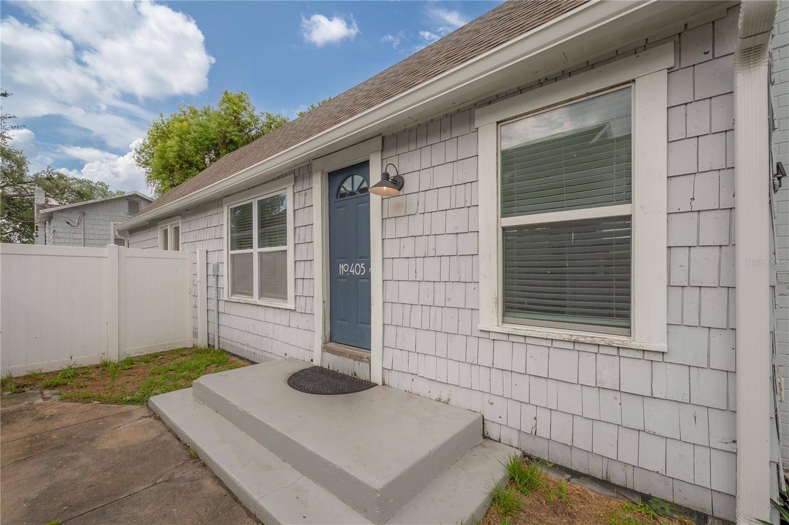 405 E CAYUGA ST - Photo 1