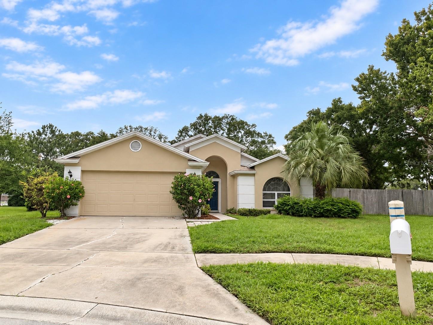 28427 SUNVALE PL - Photo 1