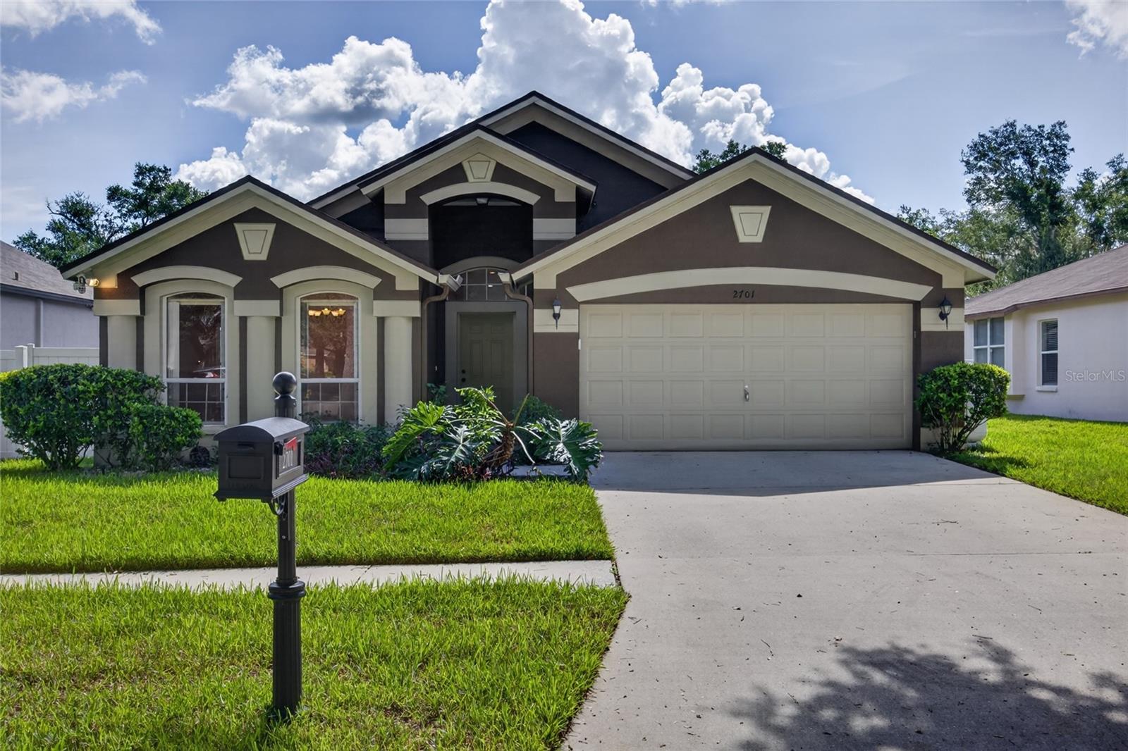 2701 BROOKVILLE DR - Photo 1