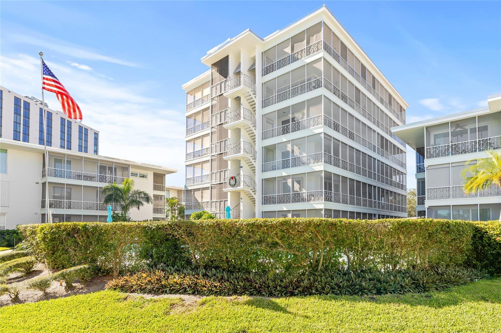 1012 N SHORE DR NE #14 - Photo 1