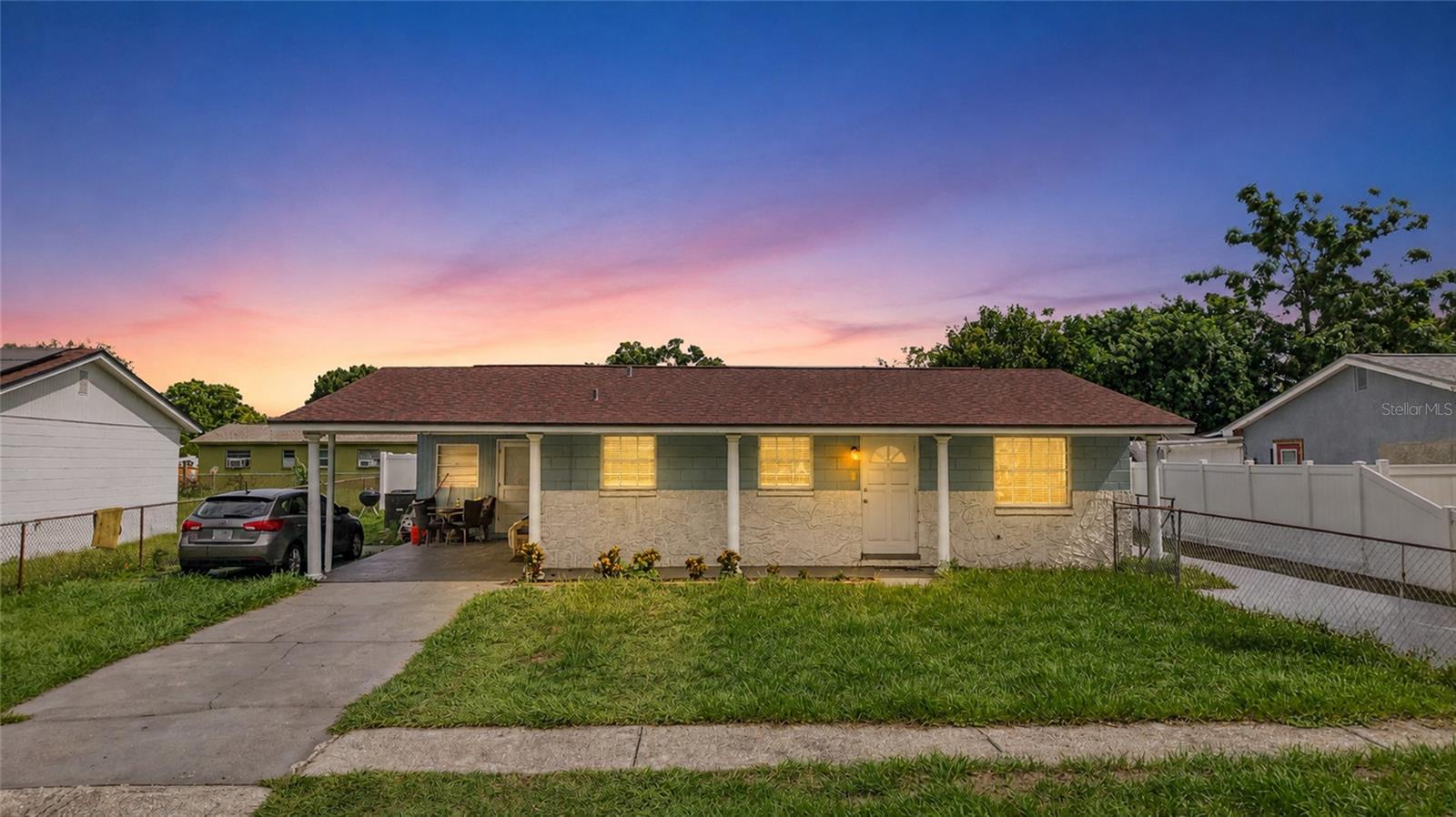 7018 GLENVIEW DR - Photo 1