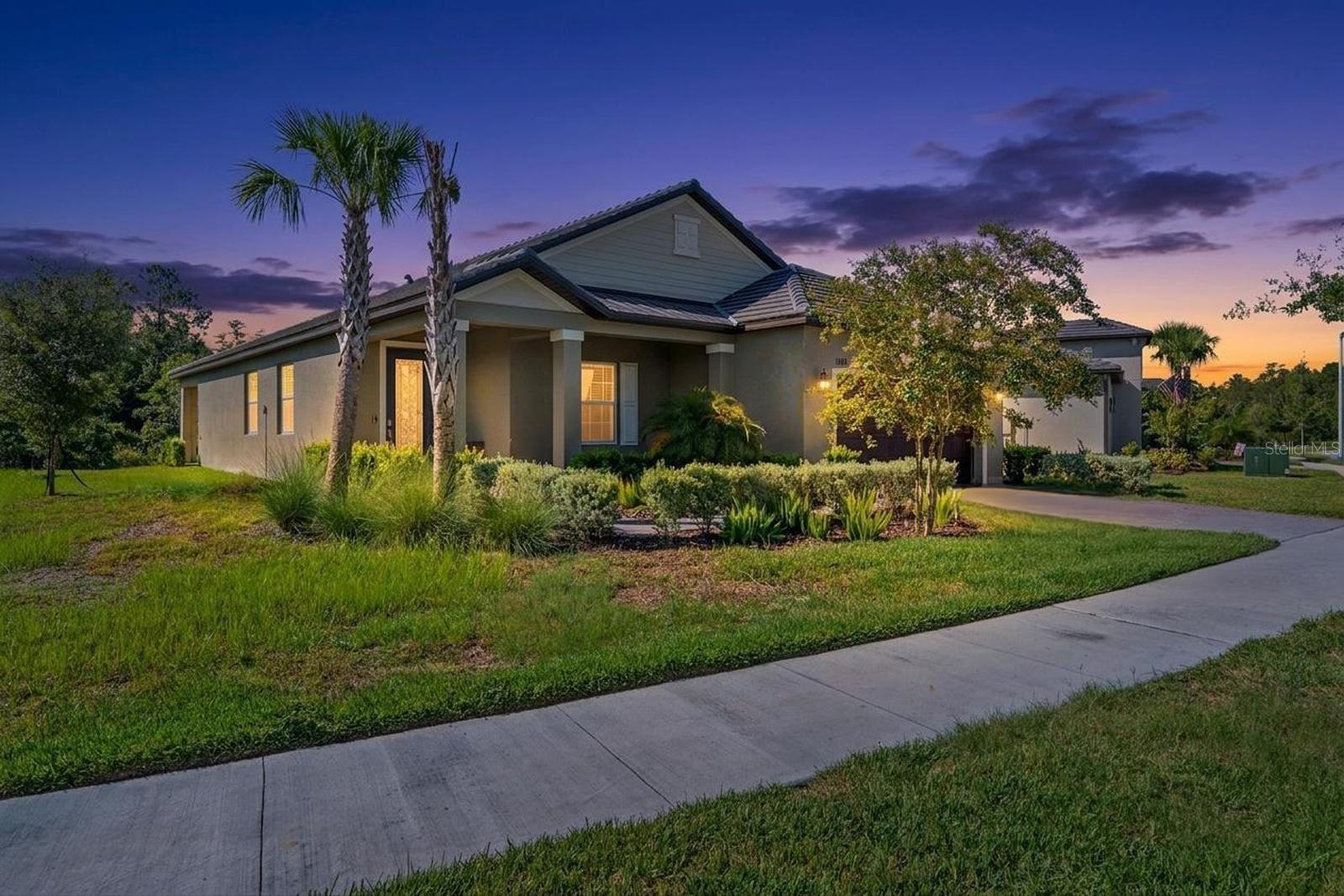 10314 BANYAN BREEZE BLVD - Photo 1