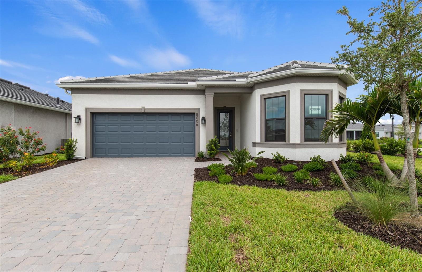 5006 GOLDEN SHORE CT - Photo 1