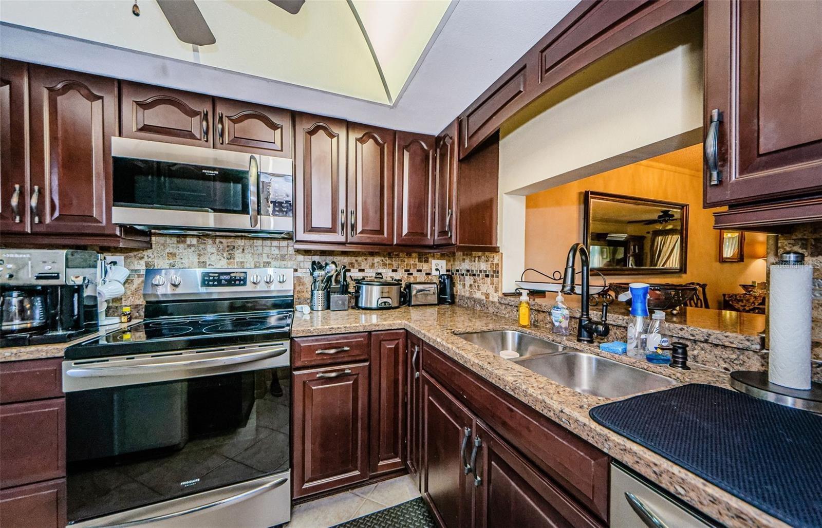 90 S HIGHLAND AVE #214 - Photo 1