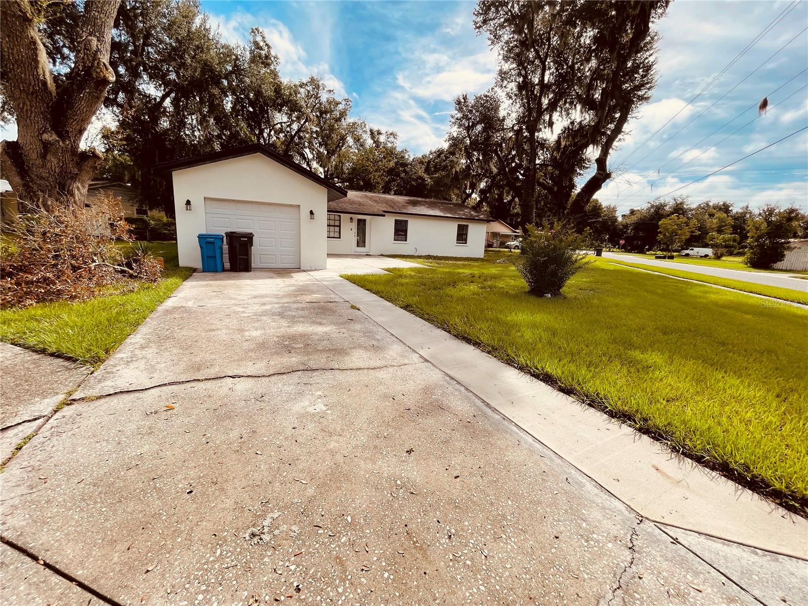 3210 LAUREL LN - Photo 1