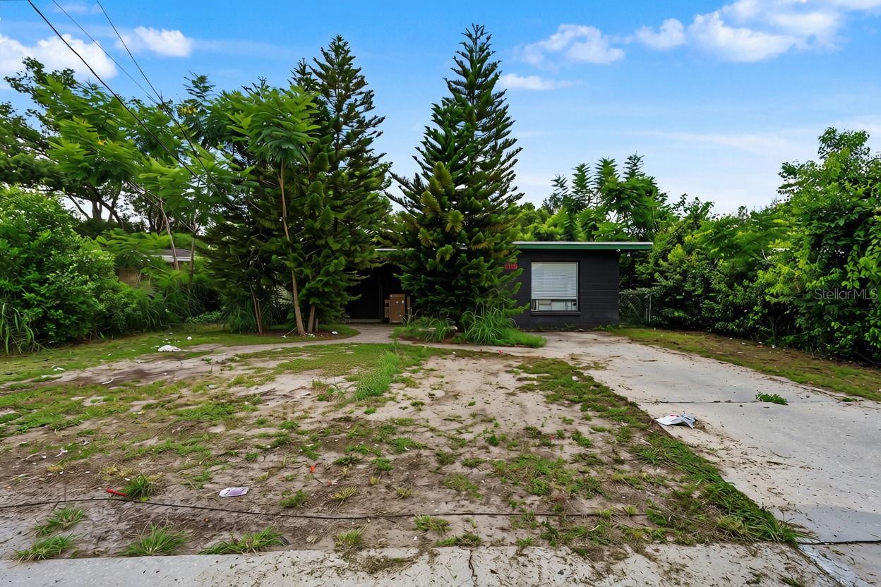 1803 E BOUGAINVILLEA AVE - Photo 1