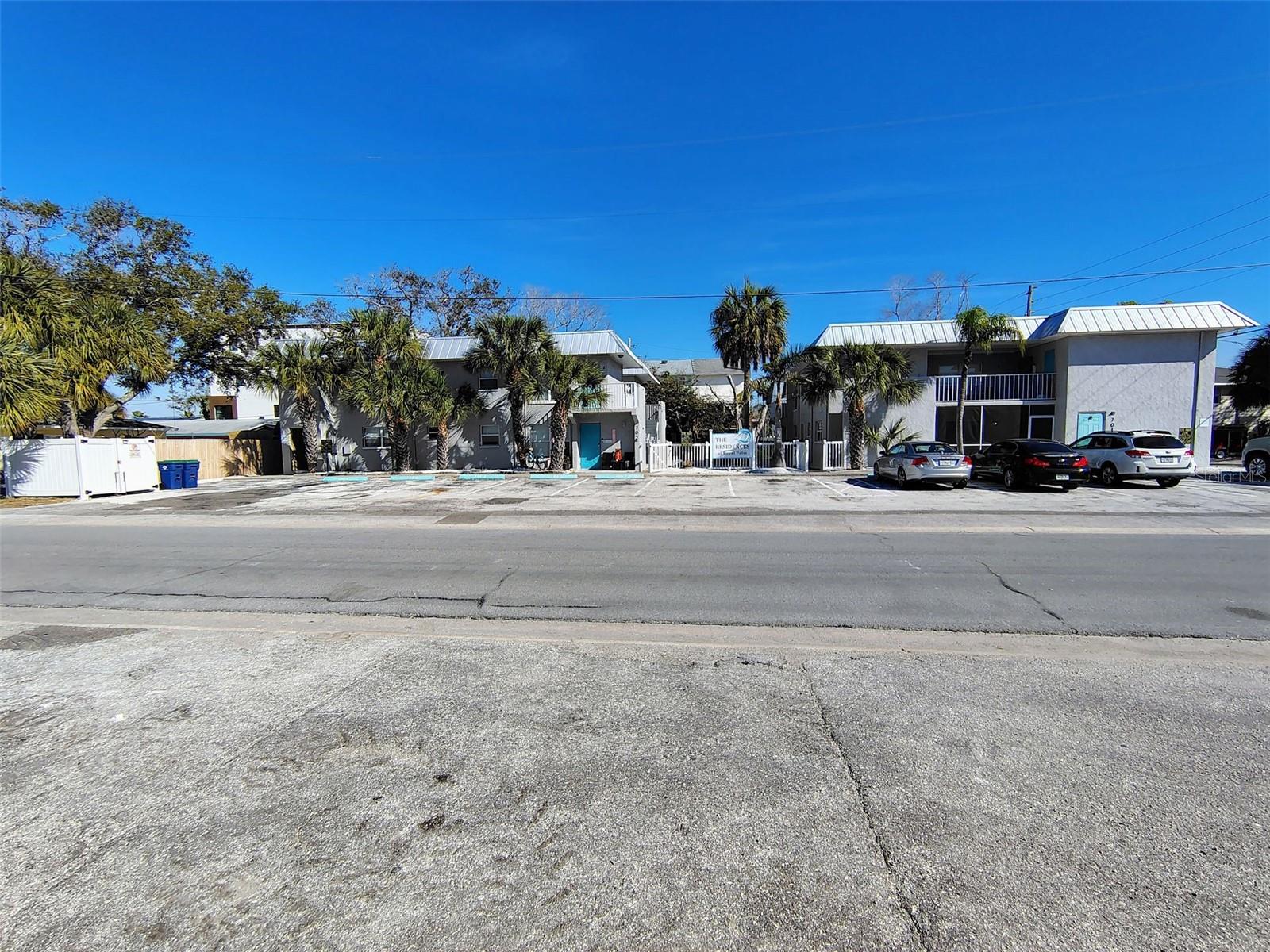 705 1ST ST #4 - Photo 1