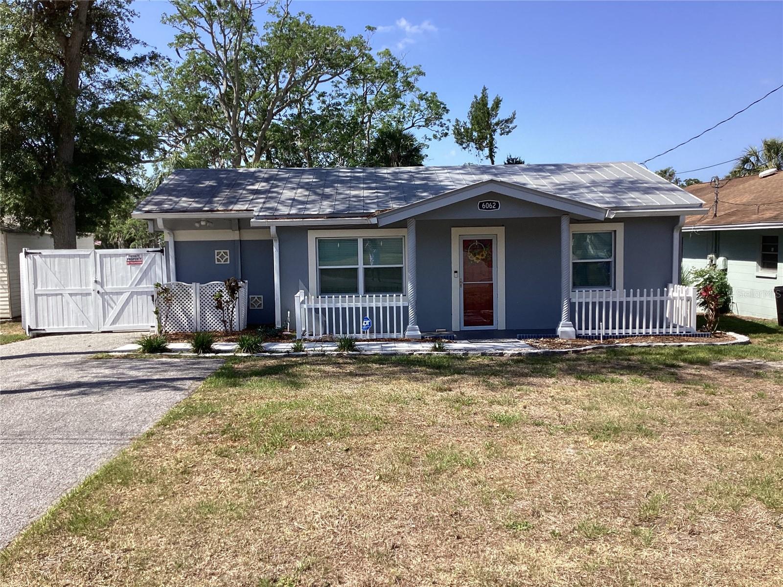 6062 OAK RIDGE AVE - Photo 1