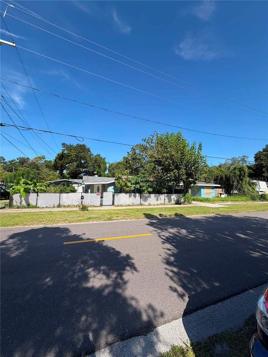 8904 N 20TH ST - Photo 1