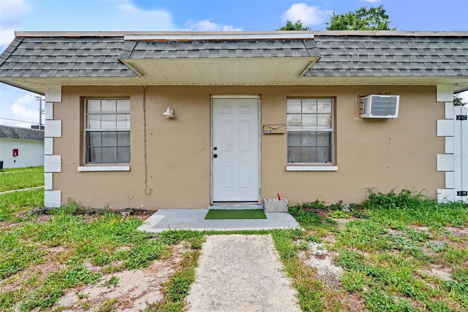 5513 OCEANIC RD - Photo 1