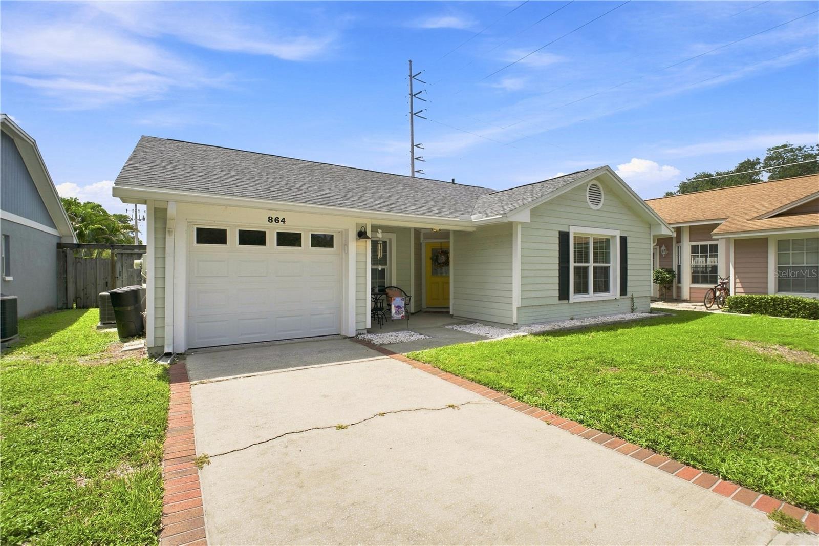 864 FRANKLIN CIR - Photo 1