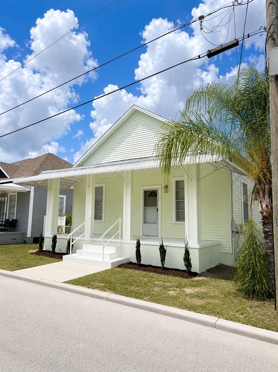 2908 BANZA ST - Photo 1
