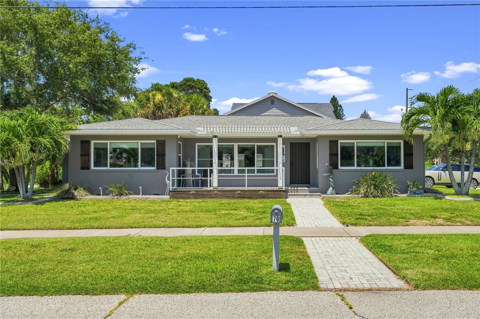 70 GARDENIA ST - Photo 1
