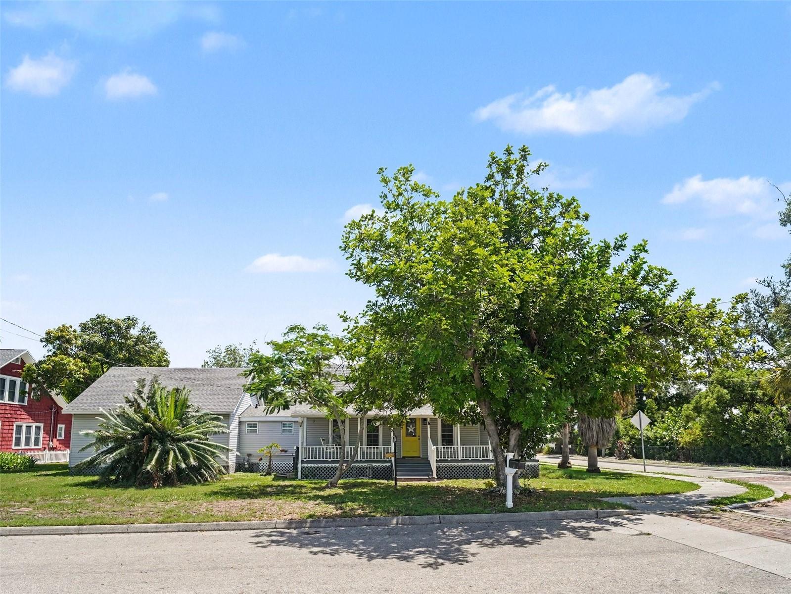502 7TH AVE W - Photo 1