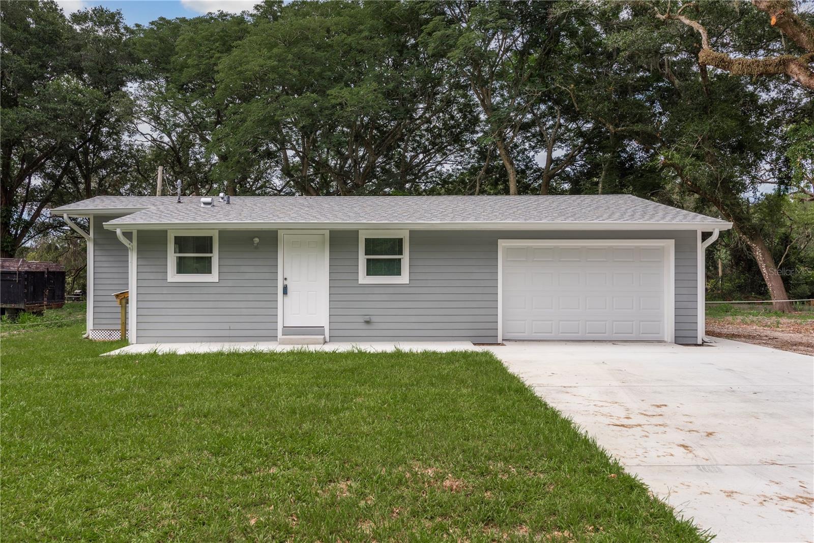 8120 MARCHANT DR - Photo 1