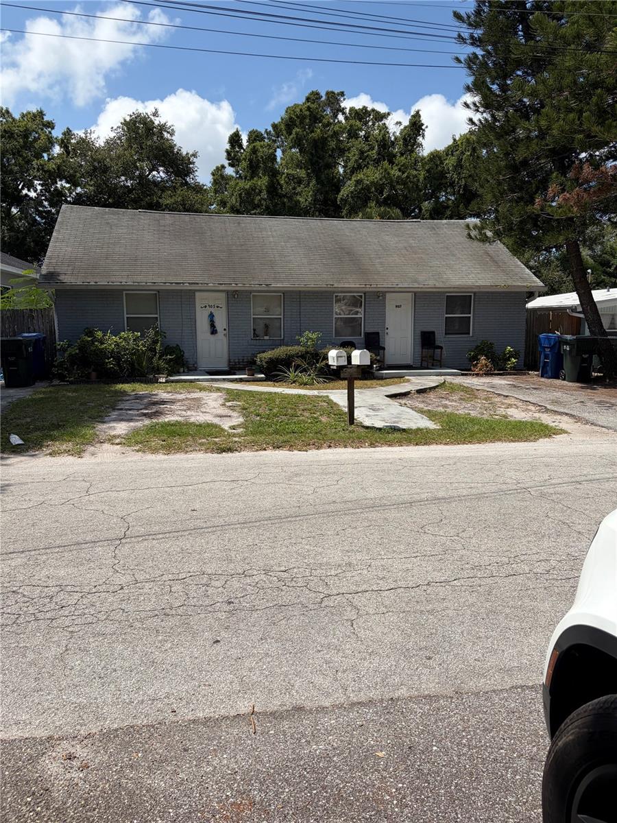 905 BEVERLY AVE - Photo 1