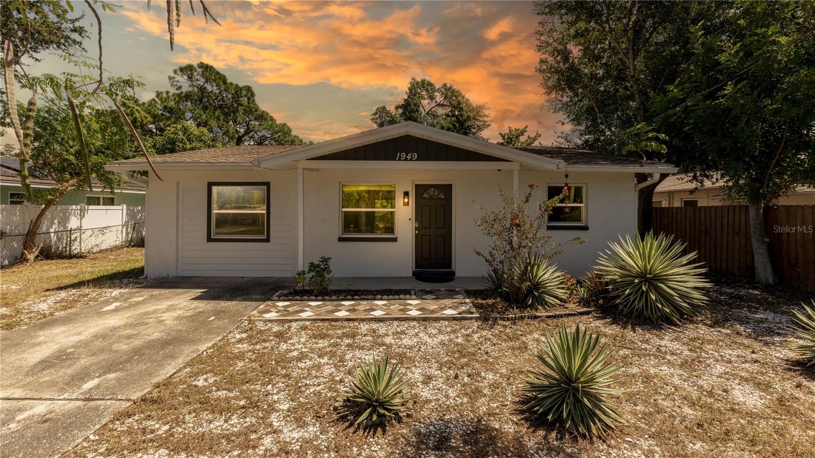 1949 TROTTER RD - Photo 1