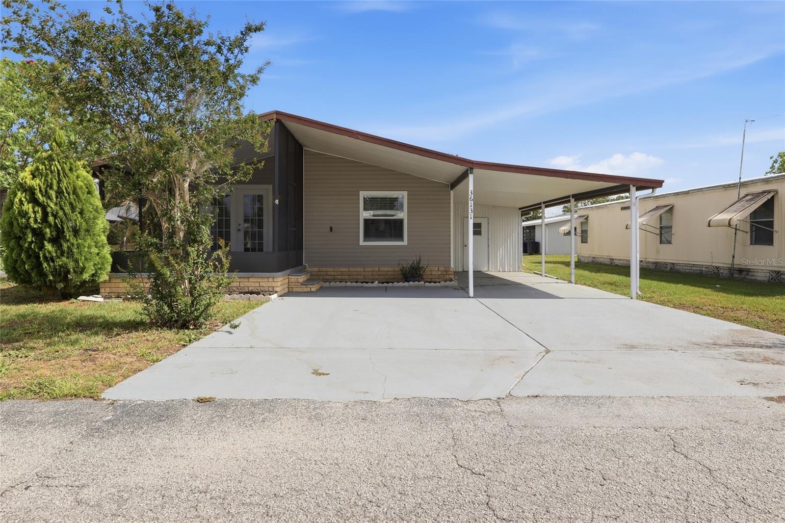 36131 ZINNIA ST - Photo 1