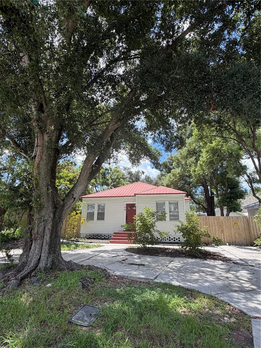 104 W LAMBRIGHT ST - Photo 1