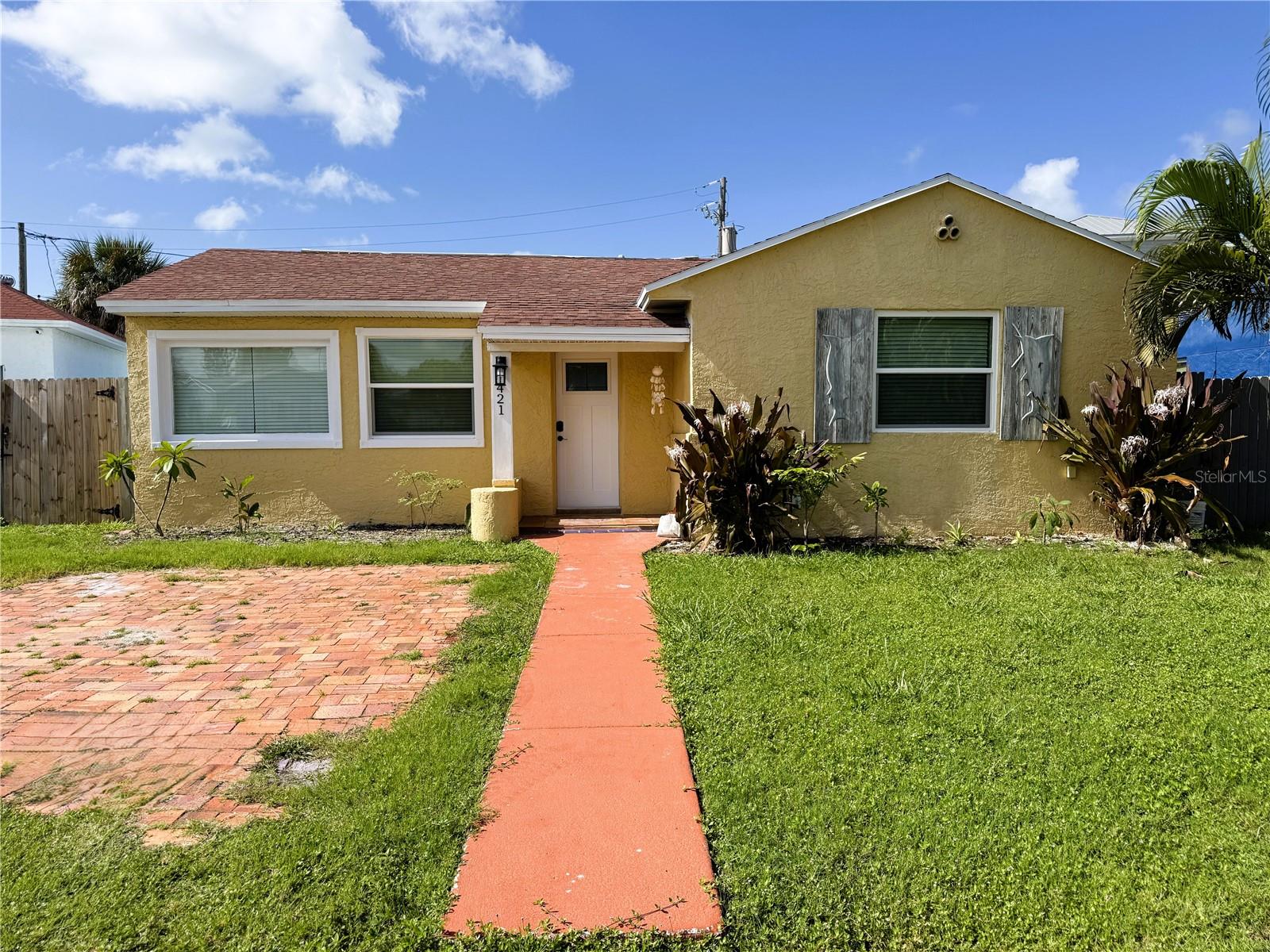 421 VIRGINIA AVE - Photo 1