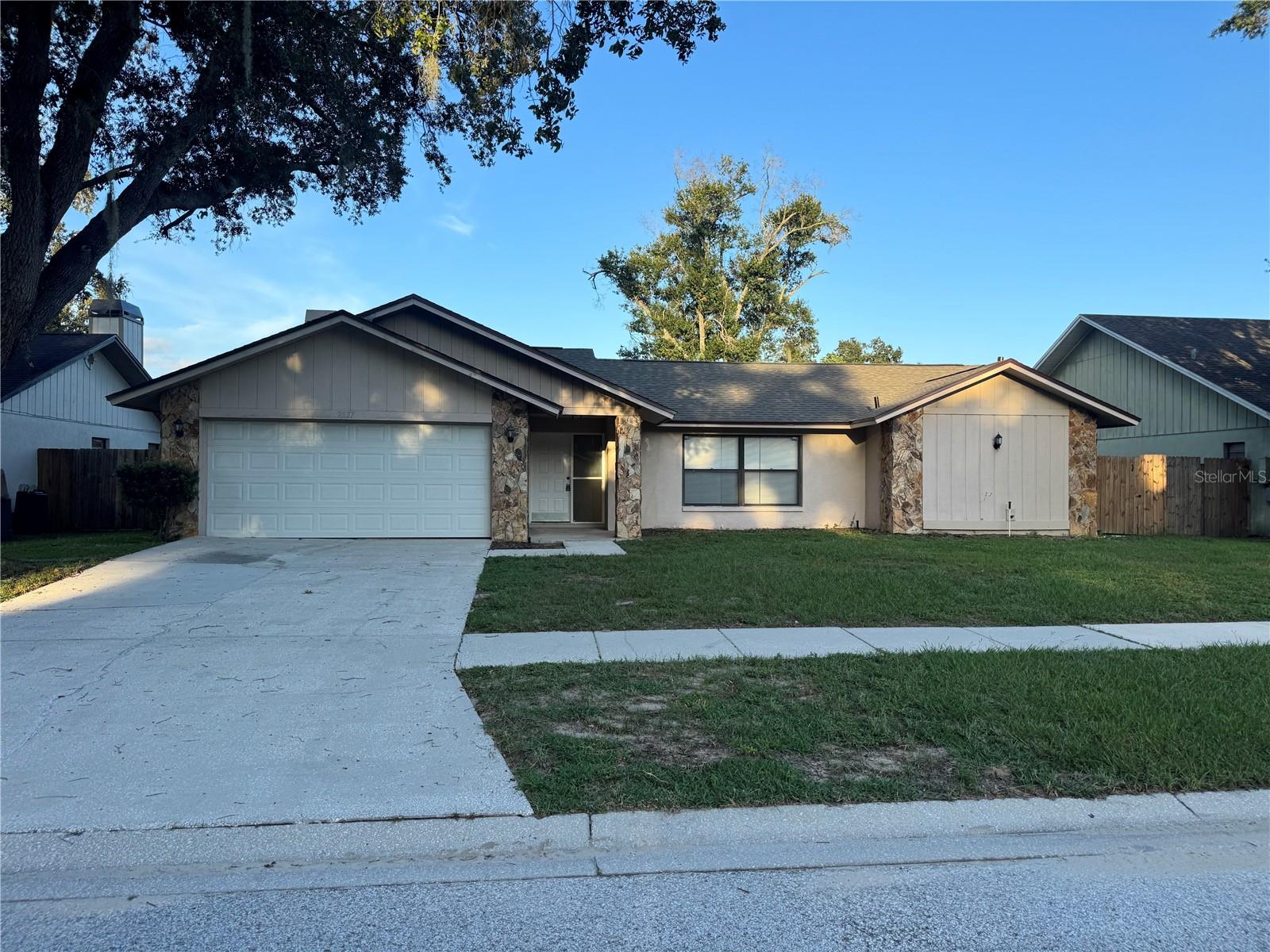 2537 ARBORWOOD DR - Photo 1