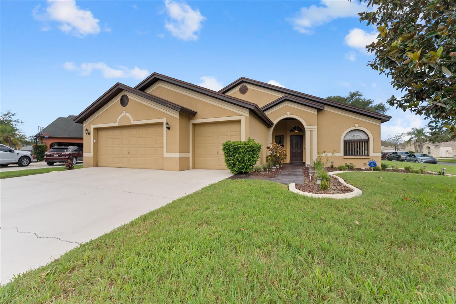 1803 CATTLEMAN DR - Photo 1