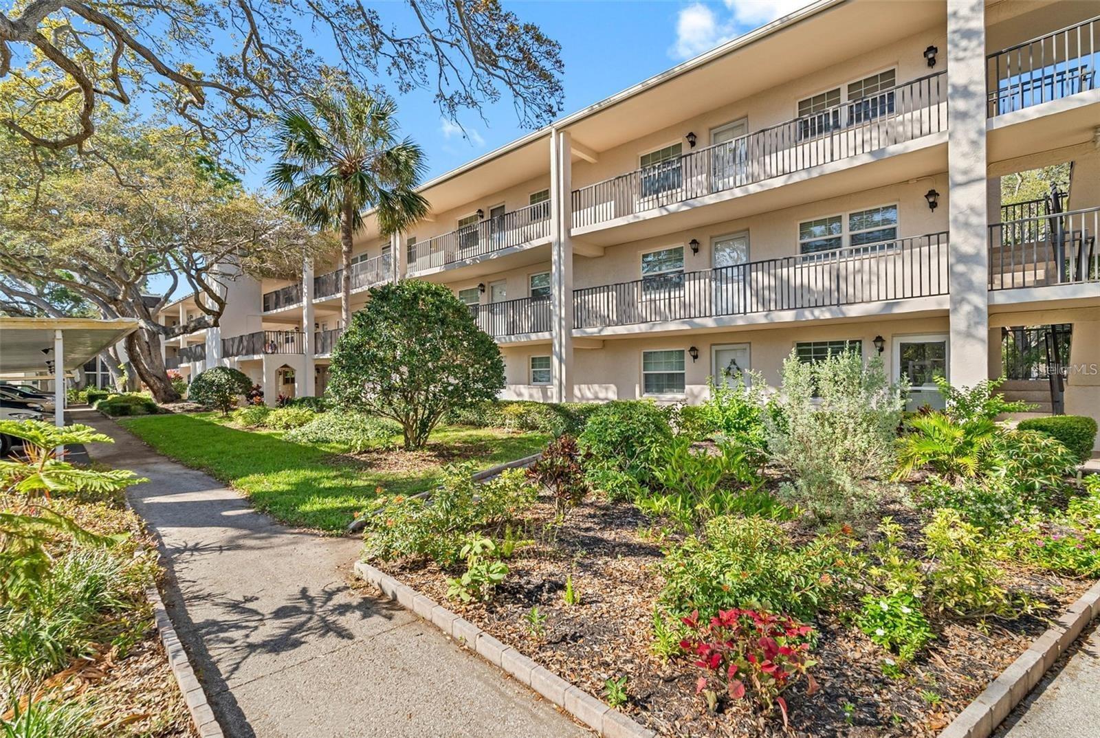 870 VIRGINIA ST #104 - Photo 1